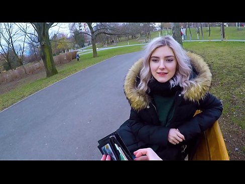 ❤️ Gleypir heitt ásamt ókunnugra fyrir peninga - blástur í garðinum eftir Evu Elfie ️❌ Kynlífsmyndband hjá okkur is.playcrot69.top ❌️